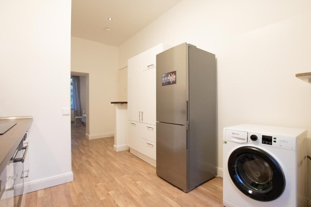 Raj Living - 1 Or 3 Room Apartments - 20 Min Messe Dus And Old Town Dus Düsseldorf Exteriör bild