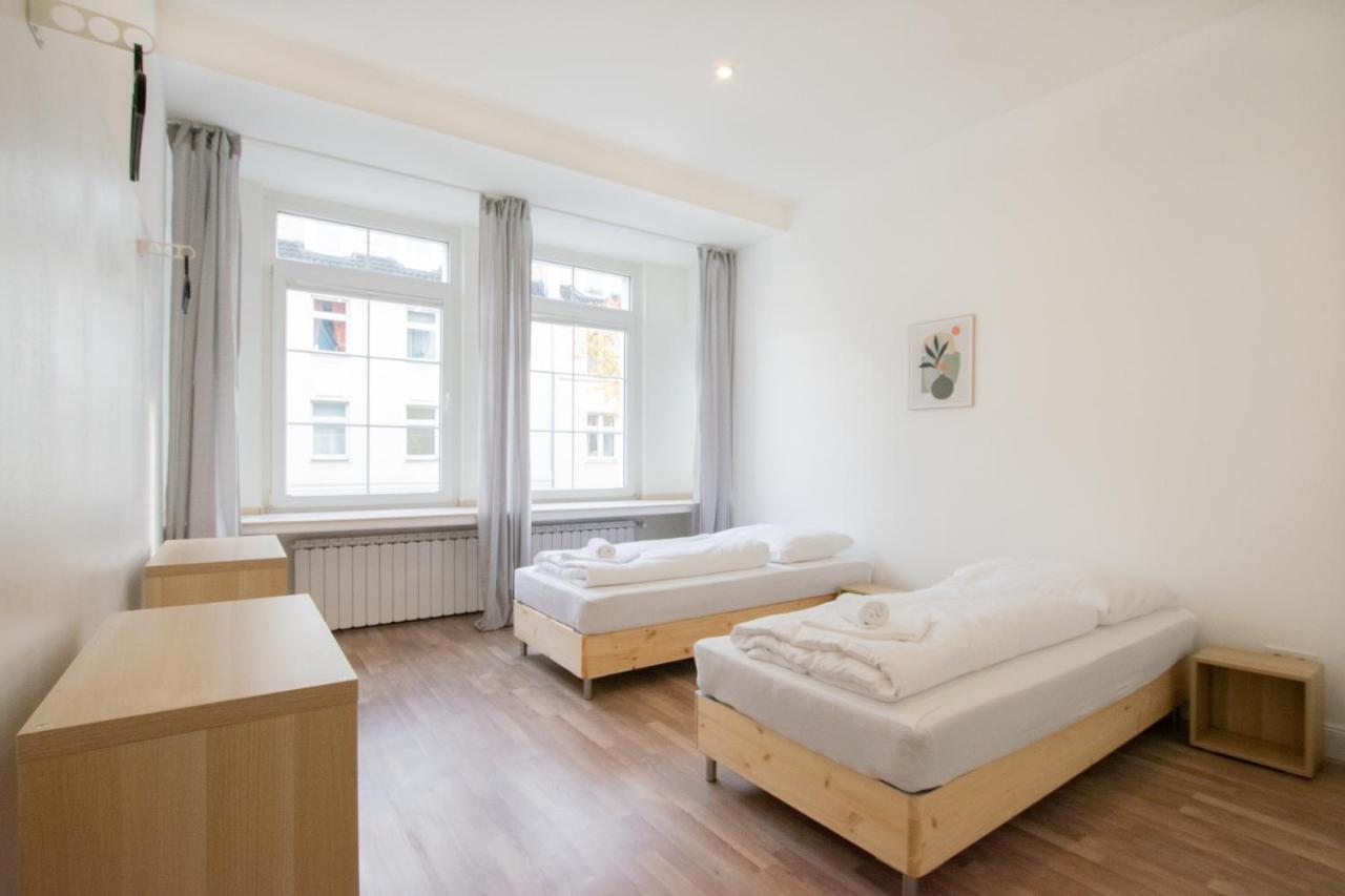 Raj Living - 1 Or 3 Room Apartments - 20 Min Messe Dus And Old Town Dus Düsseldorf Exteriör bild