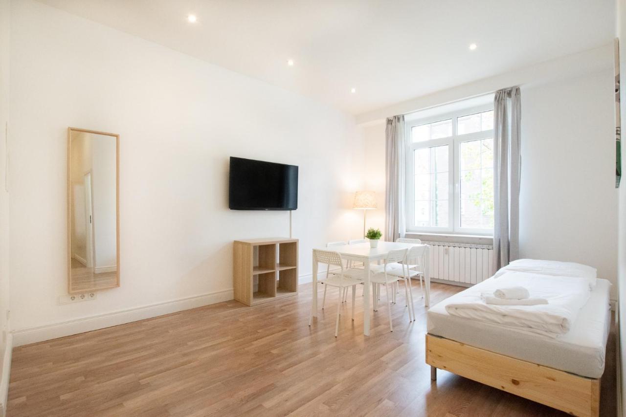 Raj Living - 1 Or 3 Room Apartments - 20 Min Messe Dus And Old Town Dus Düsseldorf Exteriör bild