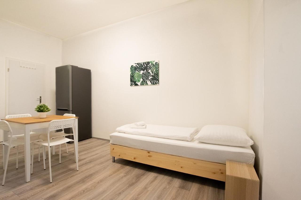 Raj Living - 1 Or 3 Room Apartments - 20 Min Messe Dus And Old Town Dus Düsseldorf Exteriör bild